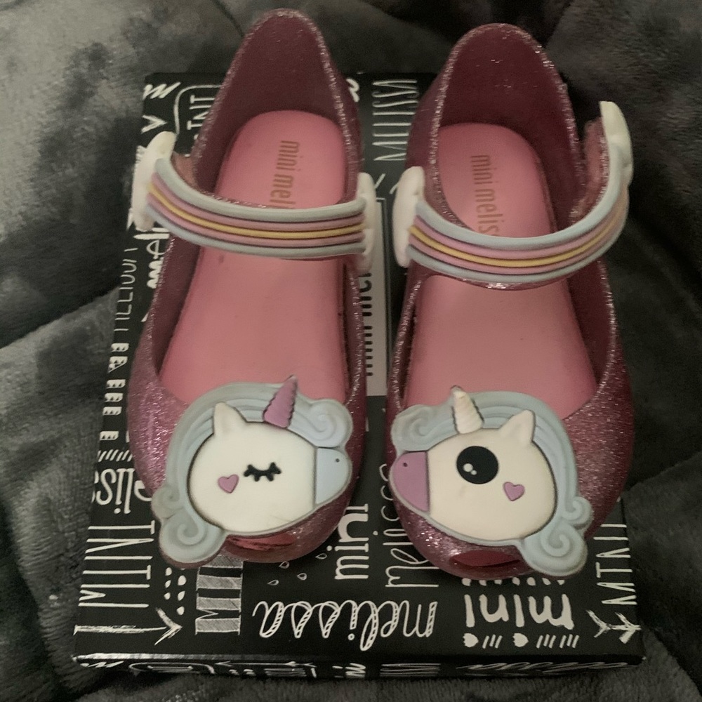 Gently used mini melissas size 6
